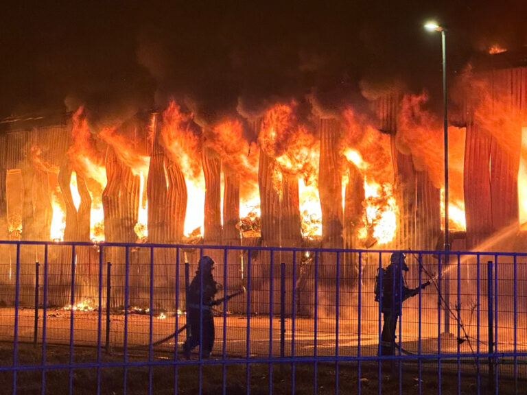 Mehr über den Artikel erfahren Lagerhallenbrand Traismauer