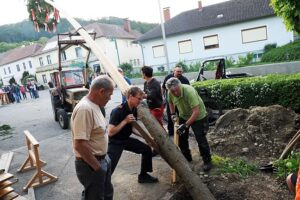 Maibaumaufstellen 2025