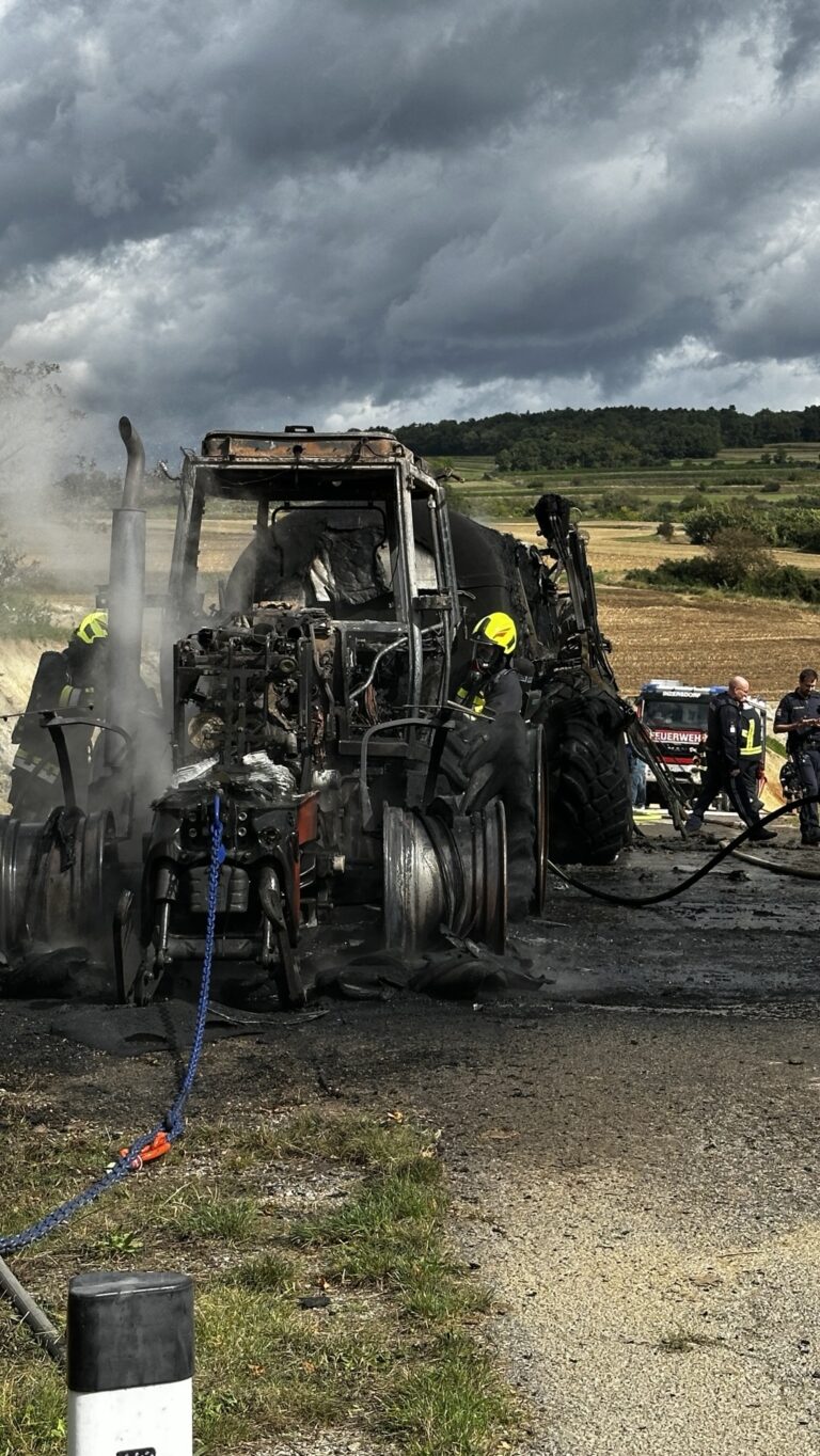 Mehr über den Artikel erfahren B3 – Fahrzeugbrand Anzenberg